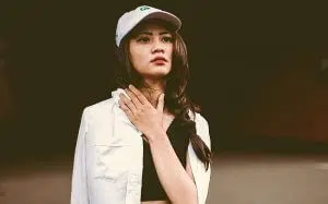 when you ignore an emotionally unavailable man