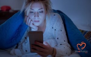 9 Texts to Get Him Chasing You